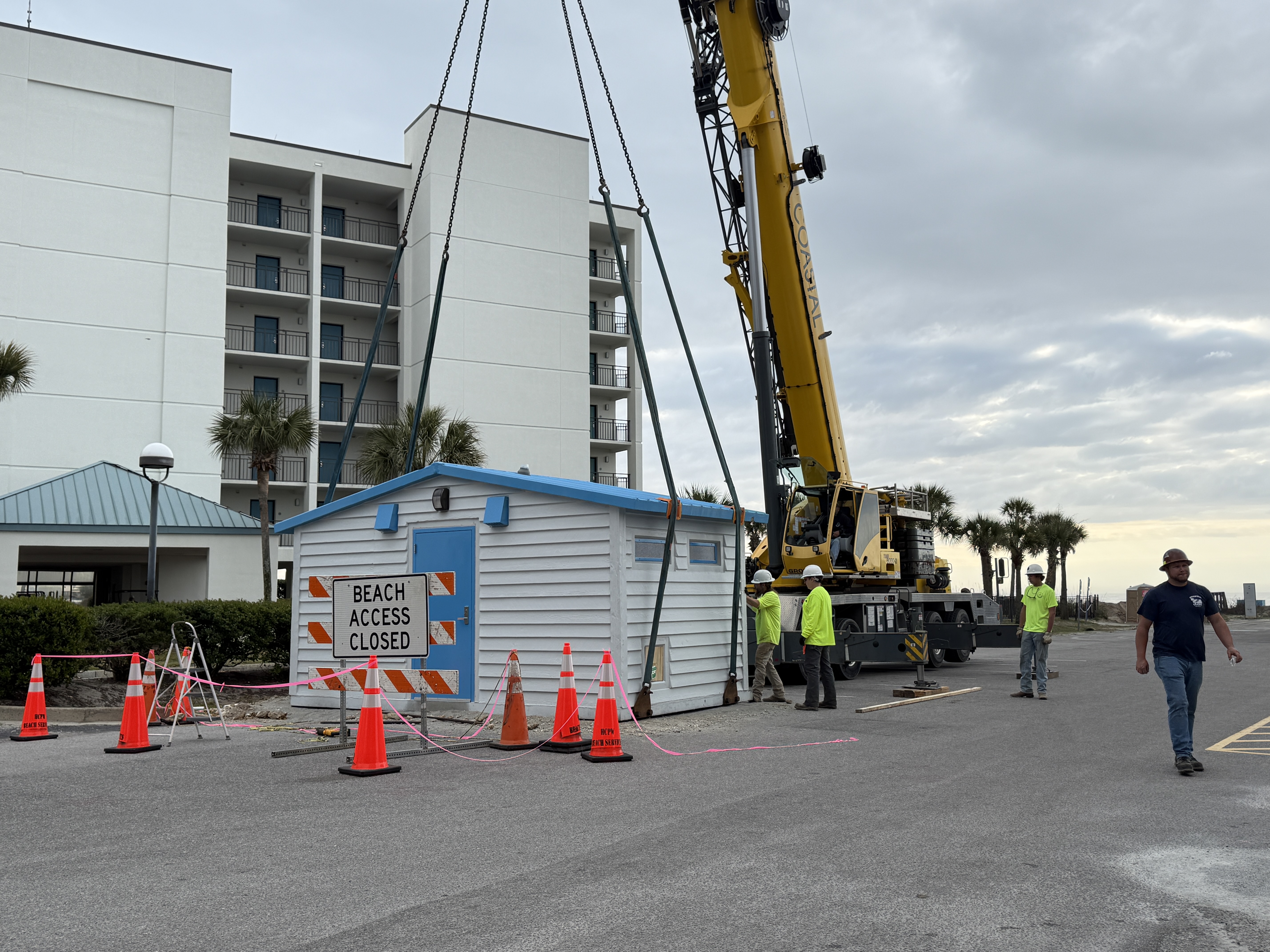 Nash Street beach access restroom being installed 